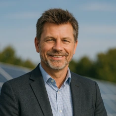 Ing. Mag. Siegfried Schreiner, Sachverständiger für PV-Blendgutachten und Betreiber des Ingenieurbüros 3D Fly e.U.